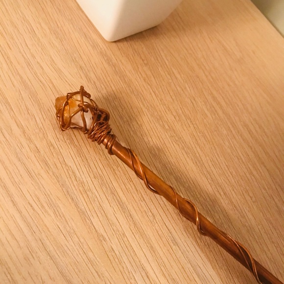 Amethyst and amber quartz crystals wand - Picture 3 of 5